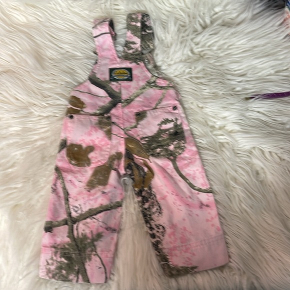 Cabela’s 3 Month Old Infant Pink Camouflage Overalls - Picture 11 of 11